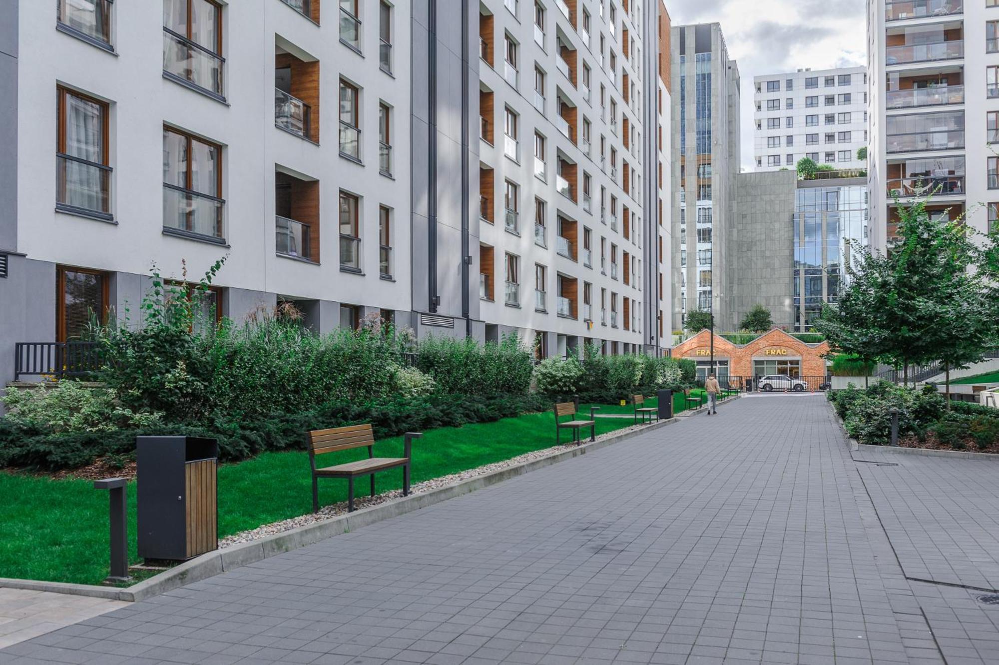 Lumina Apartment With Parking Near Muzeum Powstania Varşovia Exterior foto
